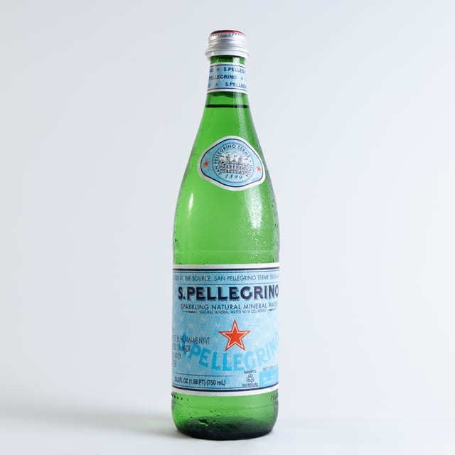 Sparkling Water (S.Pellegrino) 16.9 Fl Oz - Agua con Gas (S. Pellegrino) 16.9 Fl Oz.