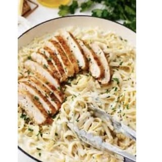 Chicken Alfredo Fettuccine - Fettuccine Alfredo de Pollo